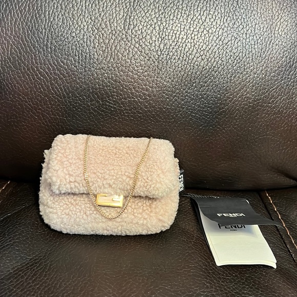 Fendi FF nano baguette shearling leather charm crossbody bag NEW - Picture 5 of 11